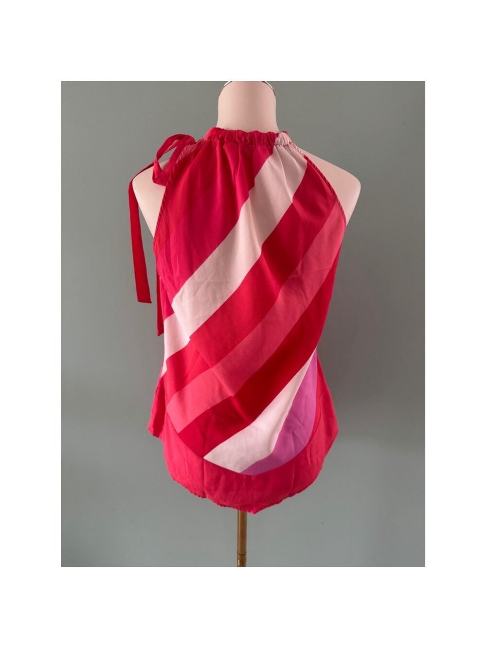 Women's New York & Company Halter Top Size M Red White Striped - Picture 2 of 4